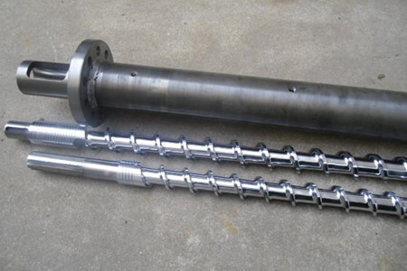 塑料擠出機機筒螺桿發(fā)貨前，廠家需要做哪些工作？