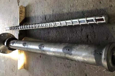 注塑機(jī)機(jī)筒螺桿使用時(shí)需要注意哪些事項(xiàng)？